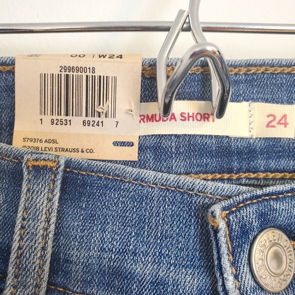 Levi's Womens Bermuda Shorts Mid Rise - Picture 12 of 16